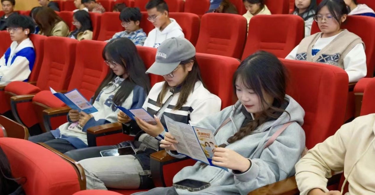 说明: C:\Users\Administrator\Desktop\e902638b46137e6fc19df8114fdca25.jpg